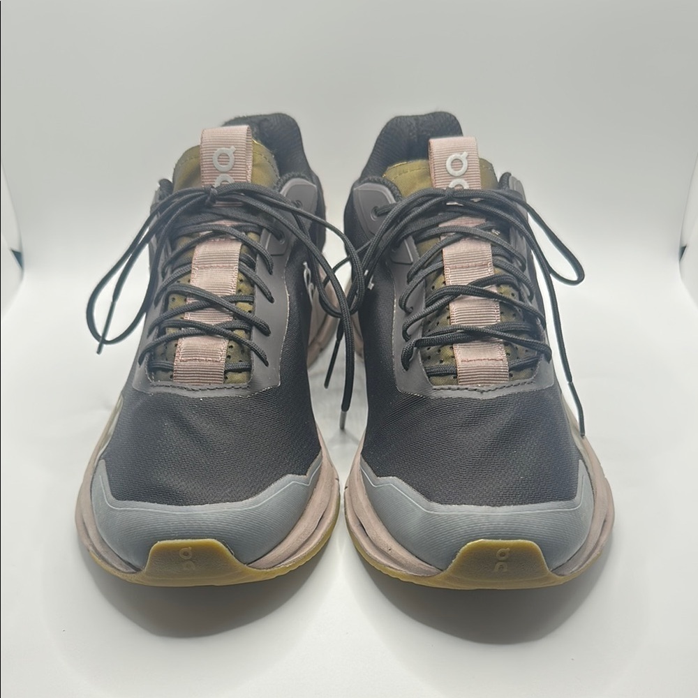 On Running Black and Green Athletic Shoes Streamlined Design - Picture 3 of 9